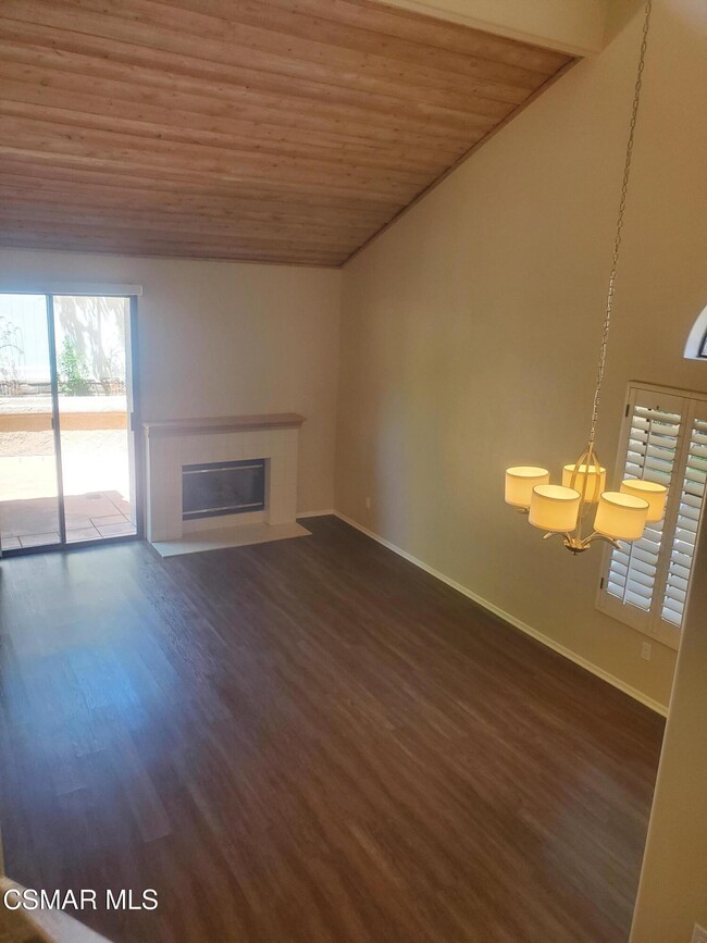 Photo - 4819 La Rosa Dr