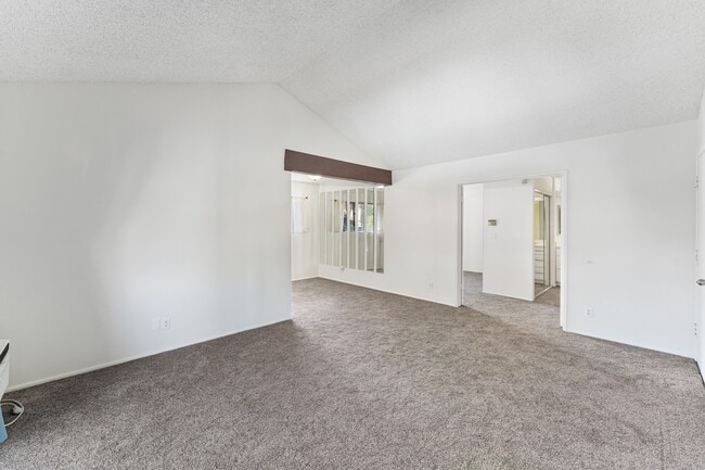 Photo - 4 Streamwood