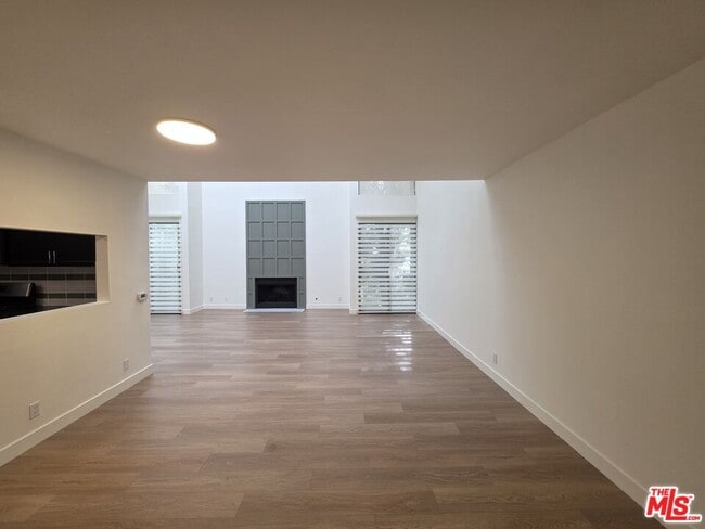 Photo - 1421 Greenfield Ave Unit 3