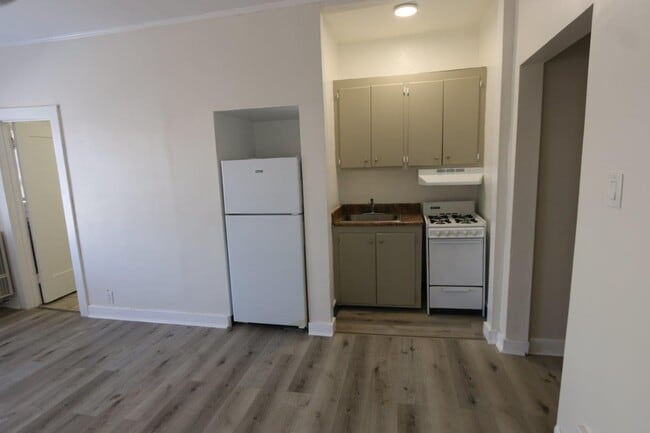 Photo - 919 S. Manhattan Pl