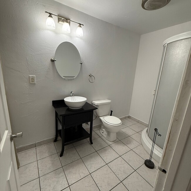 Photo - 933 Parkbrook St