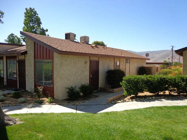 Building Photo - 1225 Vista Serena Ave Unit 1225 Rental