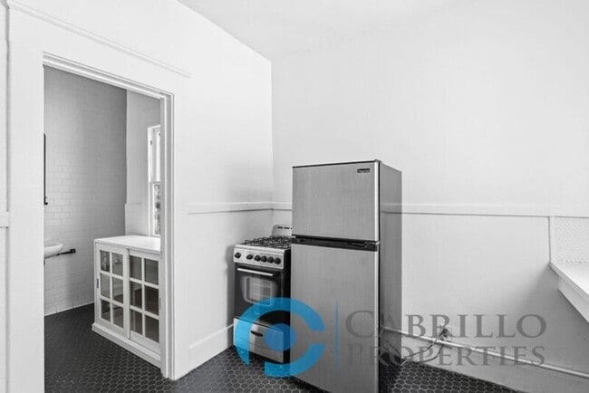Photo - 2241 Fourth Ave Unit #203