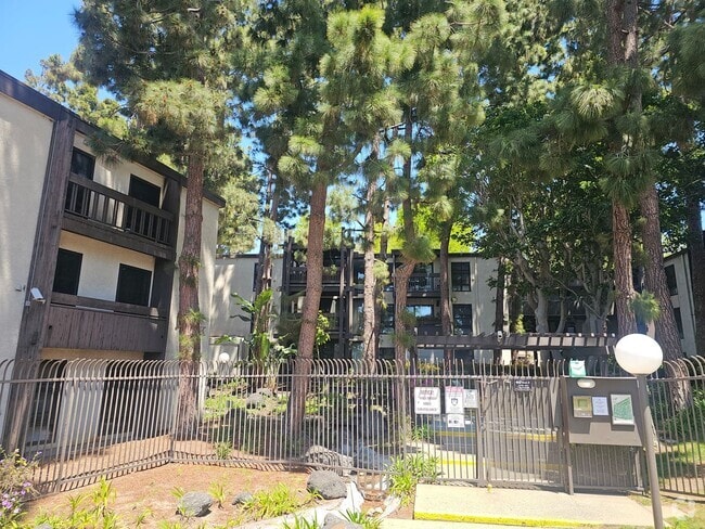 Building Photo - 8650 Gulana Ave Unit L3168 Rental