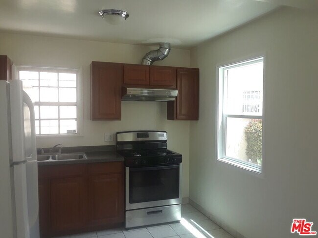 Photo - 2117 S Marvin Ave