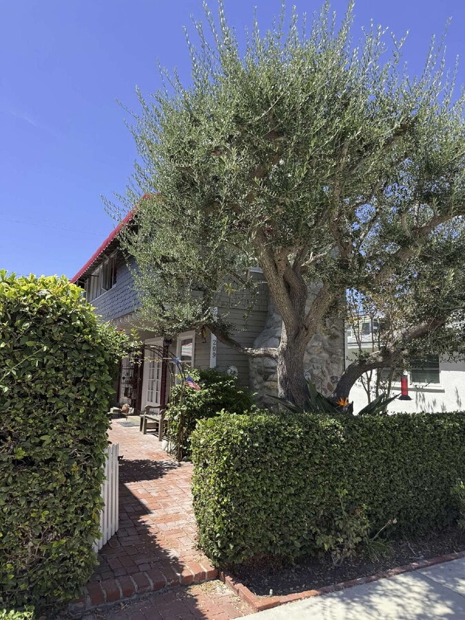 "Charming 4-Bedroom Classic Cottage & Cozy... - "Charming 4-Bedroom Classic Cottage & Cozy...