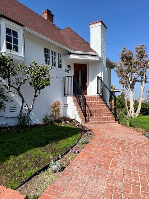 Front of House - 1170 W Summerland Ave House
