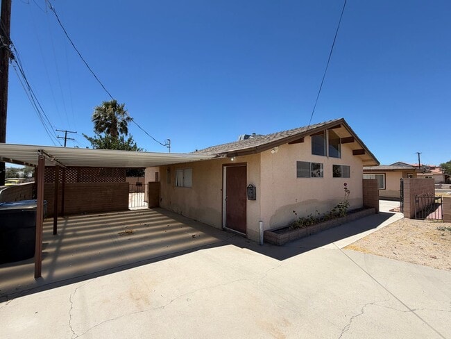 Photo - 29205 Exeter St