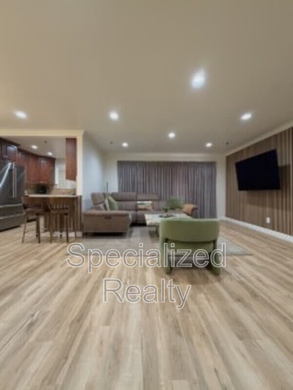 Photo - 1020 Davis Ave Unit 101