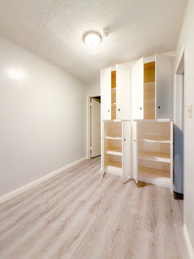 Photo - 900 Kincaid Ave