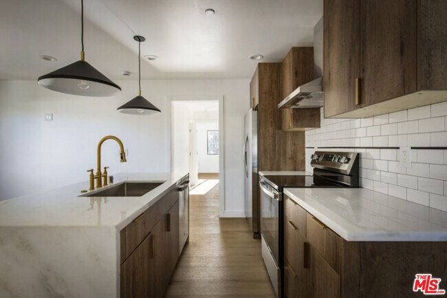 Photo - 2653 Vineyard Ave