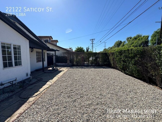 Photo - 22122 Saticoy St