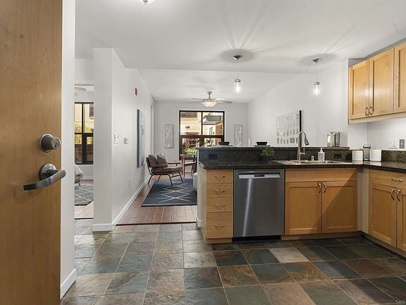 Photo - 1150 J St Unit 33