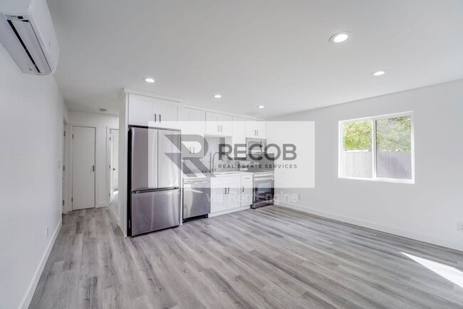 Building Photo - 3663 Budd St Unit 3667