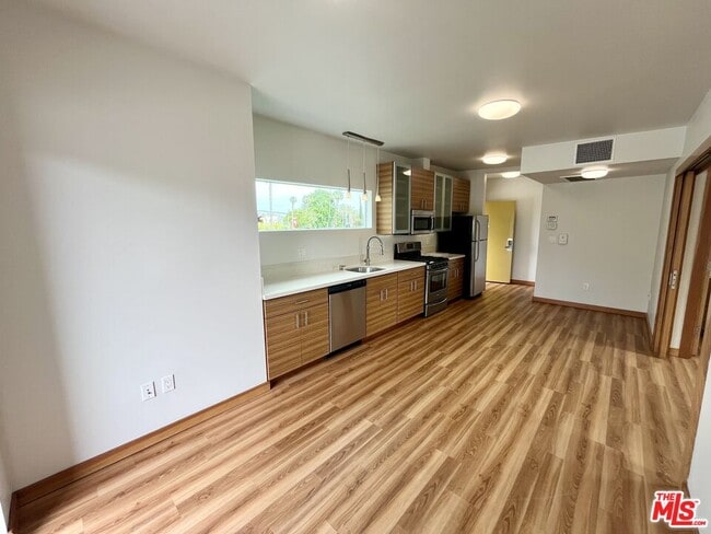 Photo - 505 N San Vicente Blvd