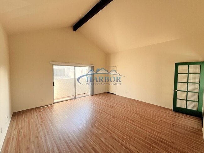 Photo - 4567 W 159th St Unit 4