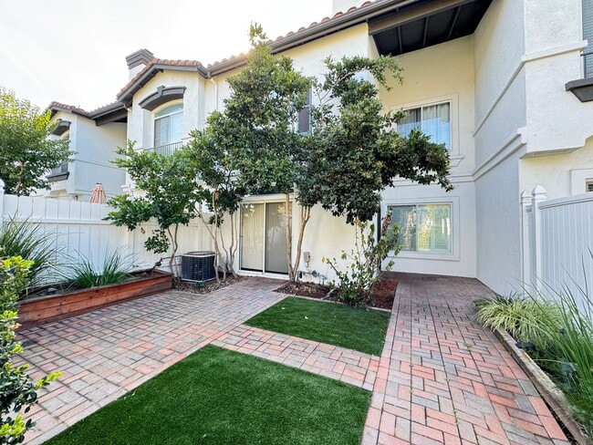 Photo - Beautiful 2Bd/2.5Ba Townhome in Rancho Santa Margarita w/2 Car Garage!