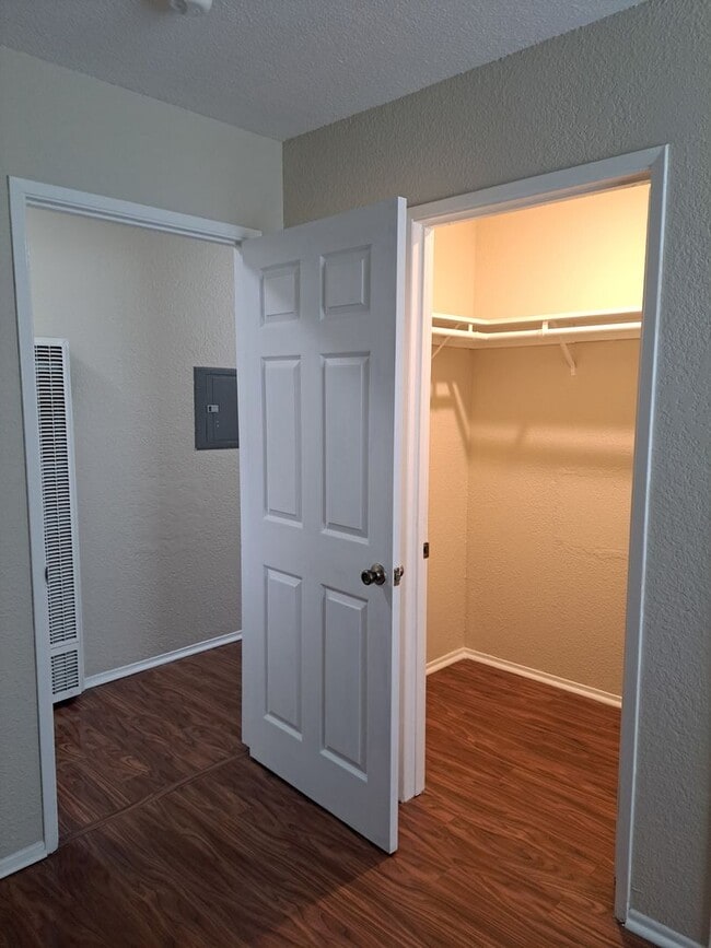 Photo - 1835 Carmona Ave Unit 1835 1/2 Carmona Ave