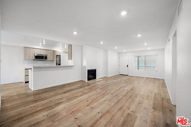 Photo - 1650 S Bentley Ave Unit 302