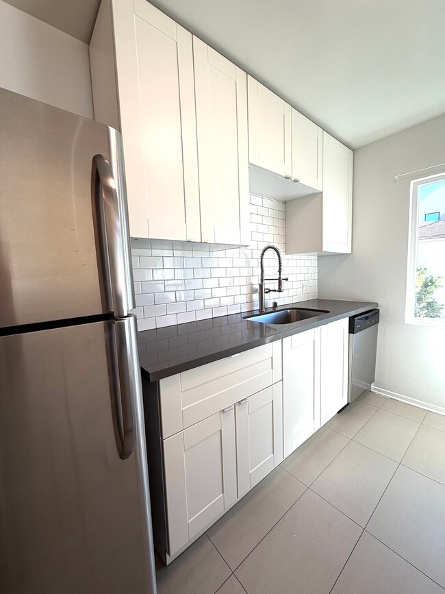 Photo - 2001 Preuss Rd Unit 2009 10Z