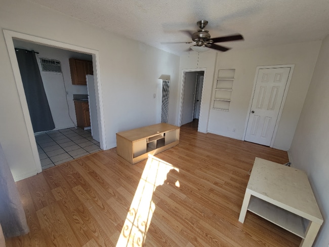 Photo - 2641 Dobinson St Unit 4
