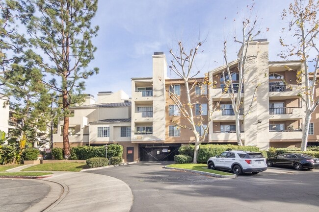 Photo - 5500 Owensmouth Ave Unit 5500 Owensmouth Ave  #216