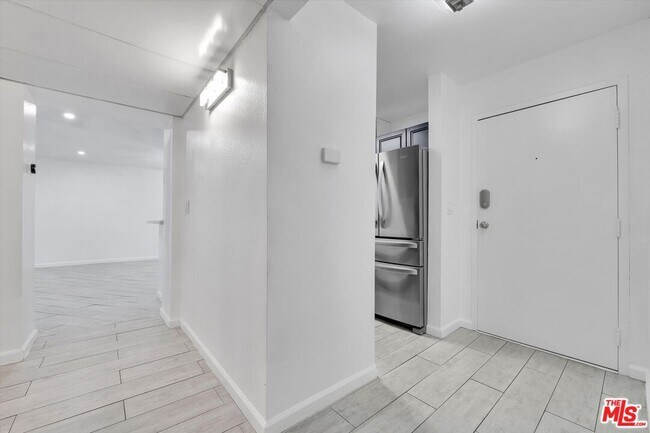 Photo - 8535 W Knl Dr Unit 111