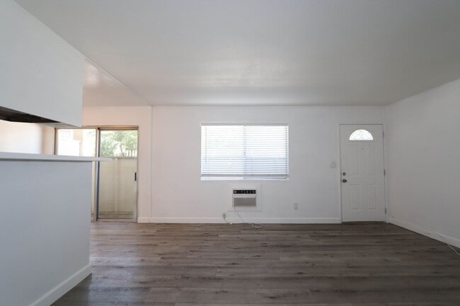 Photo - 460 Vista Ave Unit B