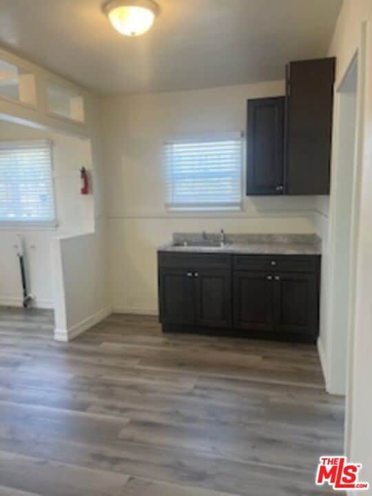 Photo - 5865 Denker Ave