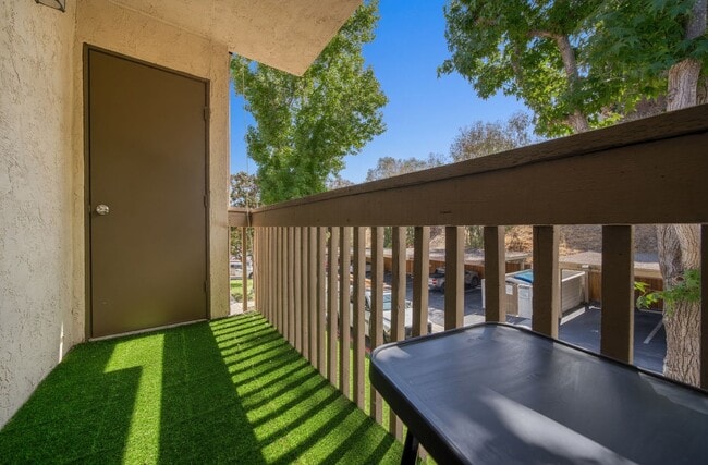 Photo - 432 Edgehill Ln Unit 32 Oceanside, CA 92054-4727