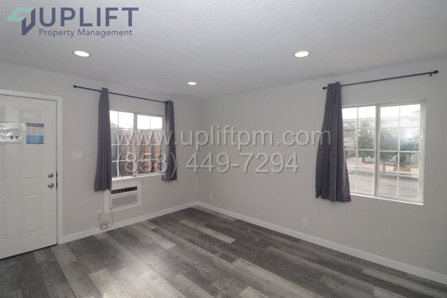 Photo - Swift Ave (4233-4239) Unit 4233