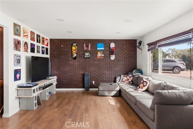 Photo - 2030 Western