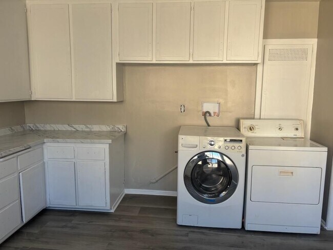 Photo - 636 Hardin Dr Unit Apt. 4