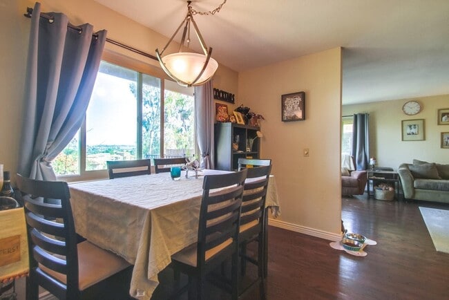 Photo - 3064 Avenida Christina