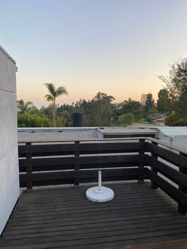 Photo - 872 Hanley Ave