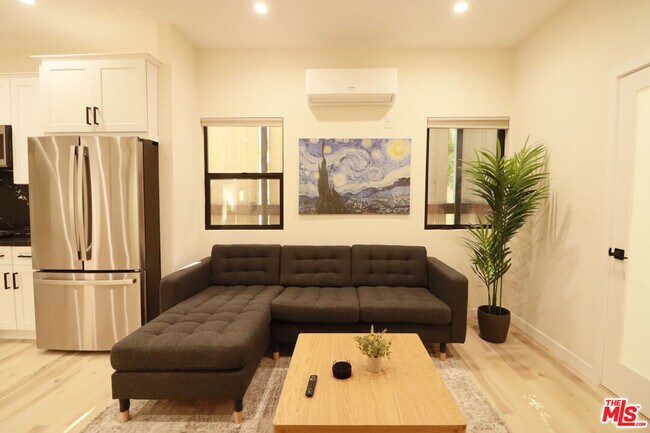 Photo - 9040 Phyllis Ave