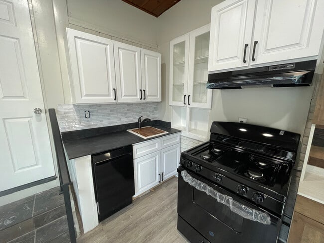 Photo - 13712 Saranac Dr