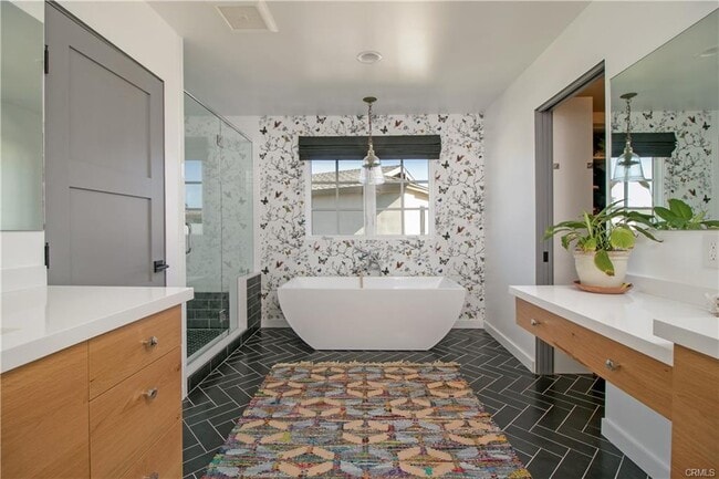 Building Photo - 246 Orange St