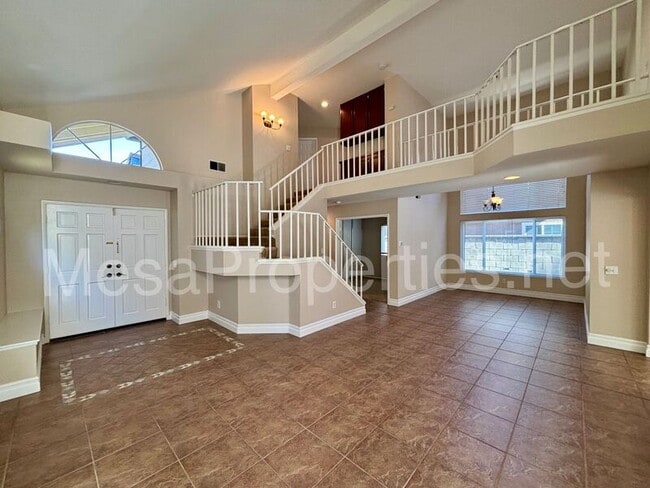 Photo - 15572 Ficus St