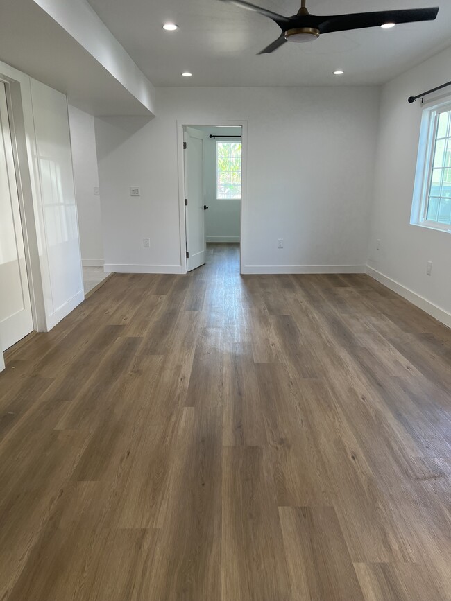 Photo - 967 N Serrano Ave Townhome