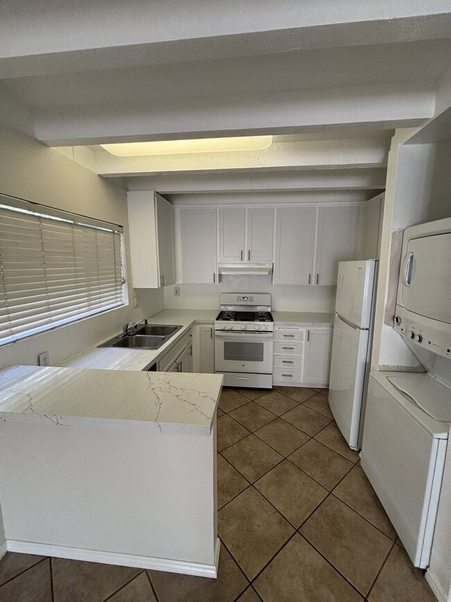 Photo - MOVE IN READY Updated La Habra condo