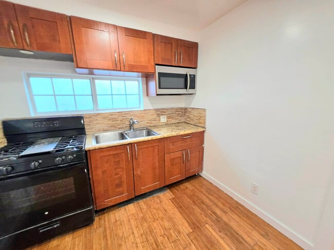 Photo - 1361 W Vernon Ave Unit 1