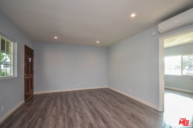 Photo - 1112 Ocean Park Blvd Unit F