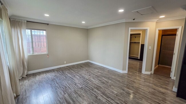 Photo - 5 Bed 3 Bath House Available Now!