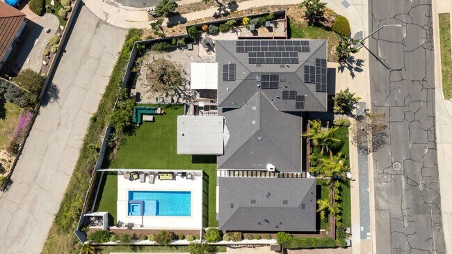 Photo - Beautifully Remodeled, Bright & Modern 4BR3BA Home w/ 2BR1BA Guest House On Sprawling Corner Lot ...