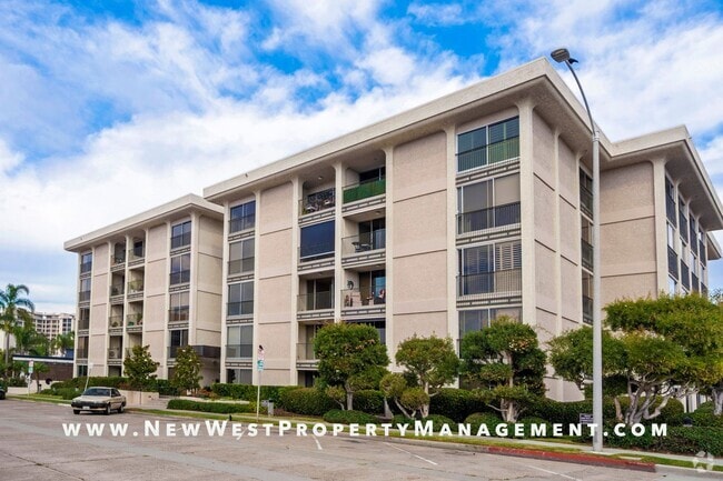 Building Photo - Expansive La Jolla Village 2 Bedroom at De... Unit #104 Rental
