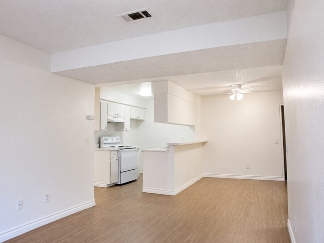 Building Photo - 13950 Foothill Blvd Unit 310