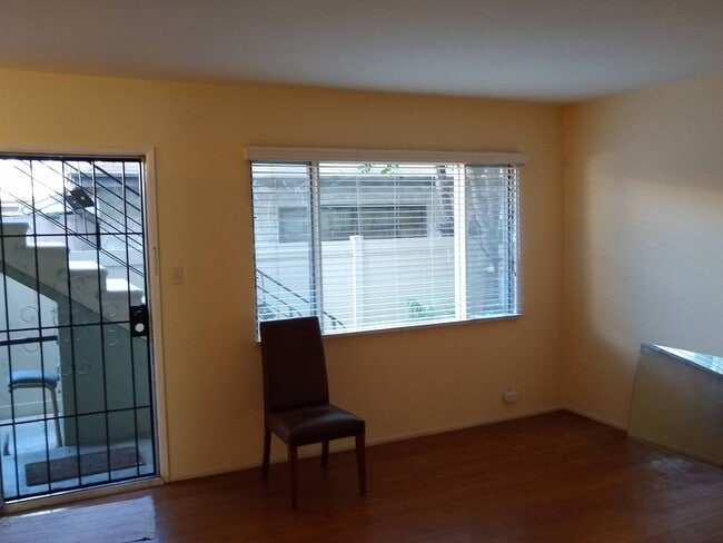 Living Room - 1311 E 1st St Unit 1