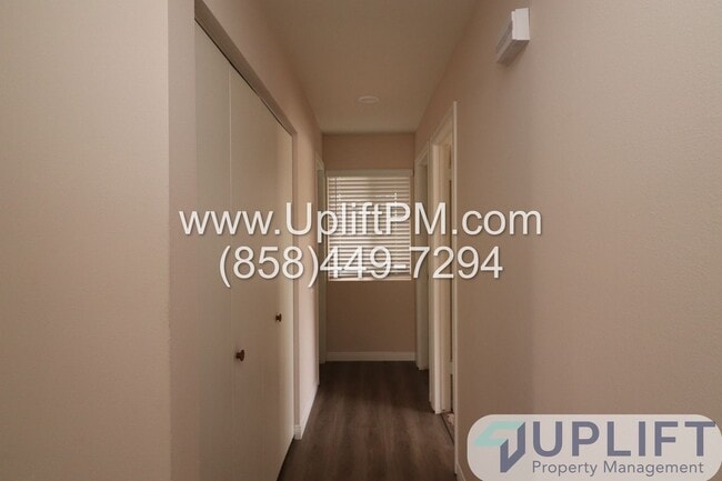 Photo - Soria Drive (4718-20) Unit 4720 Soria Dr