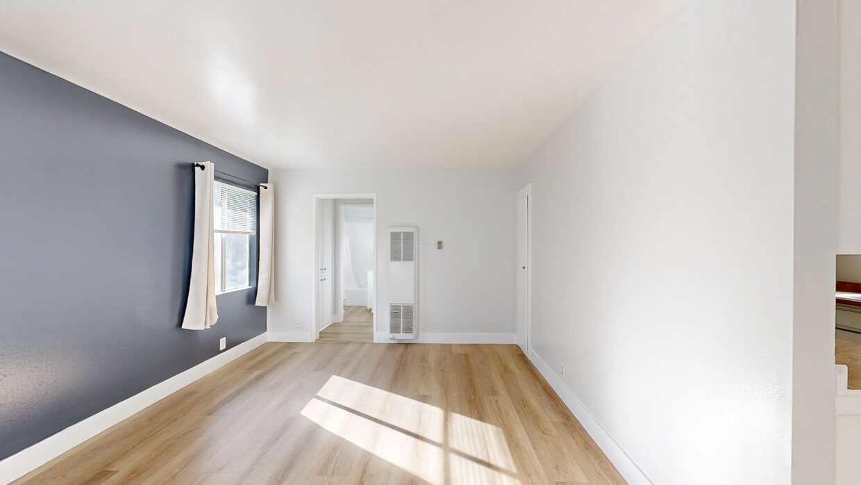 3D Tour - 921 N. Cedar St.